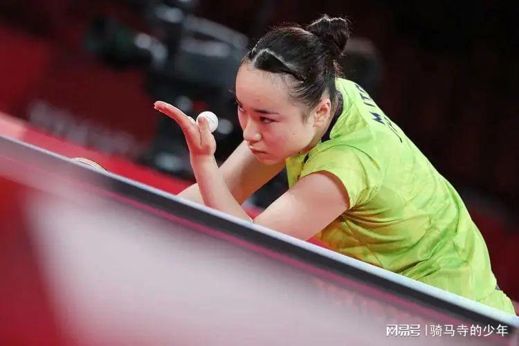 凝视过去与 凝视过去与